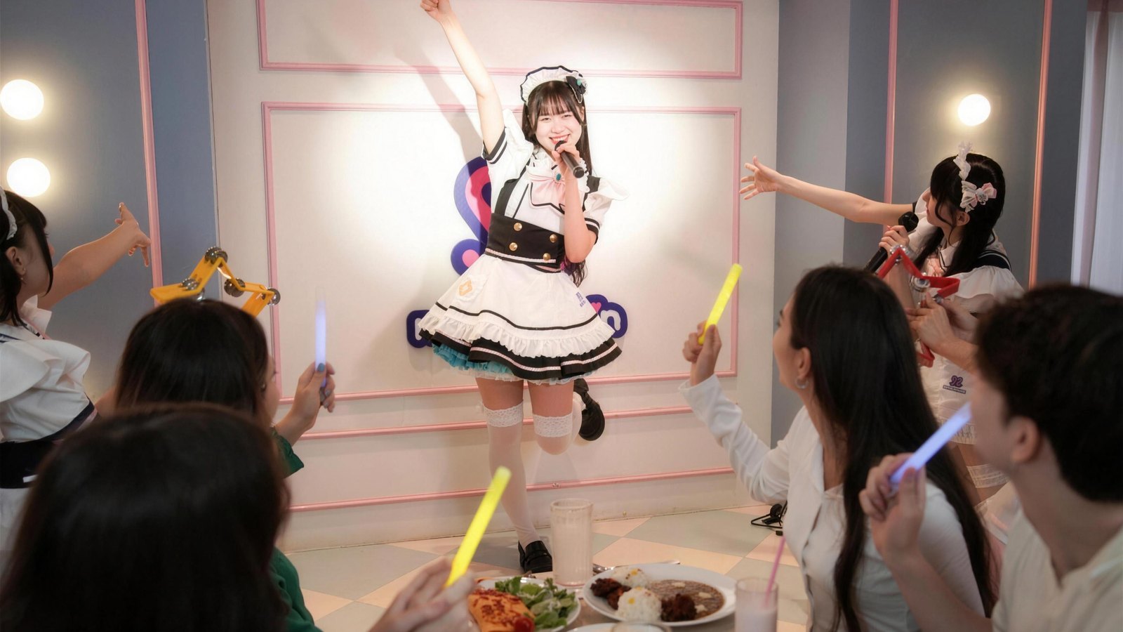 めいどりーみんのライブステージ